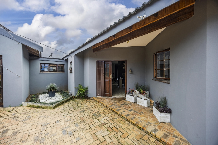 4 Bedroom Property for Sale in Blue Bend Eastern Cape